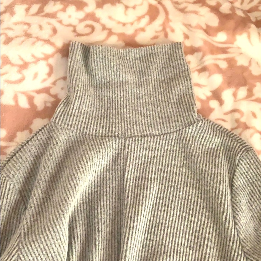 Grey turtleneck